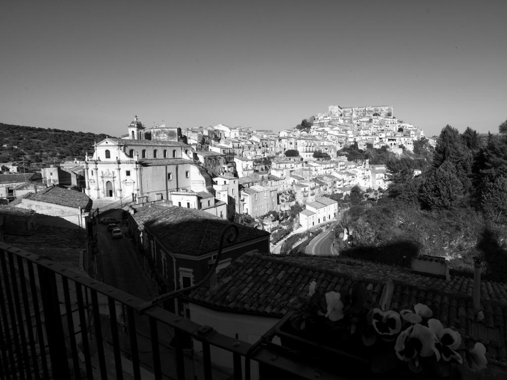 La Casa Di Matilde Bed & Breakfast Ragusa Dış mekan fotoğraf